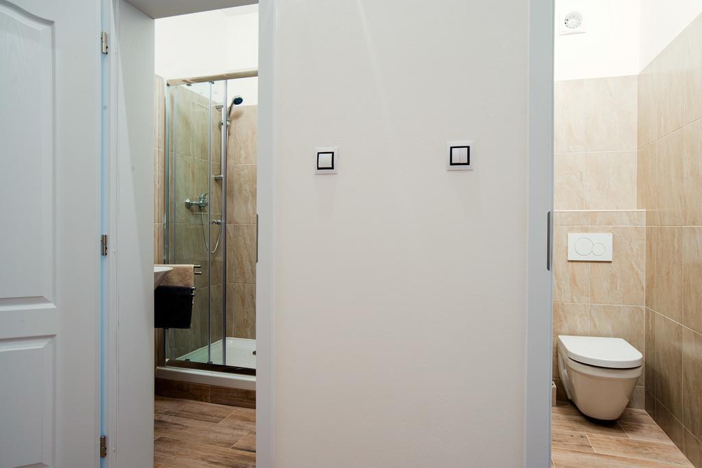 Apartment Gesse Brezinova Prague Exterior photo