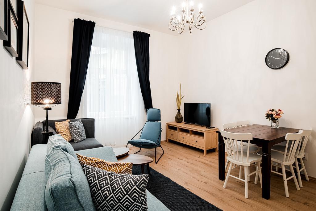 Apartment Gesse Brezinova Prague Exterior photo